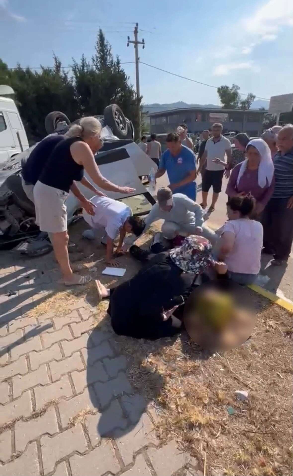Muğla’da Trafik Kazası: Takla Atan Otomobil TIR’a Çarptı 3